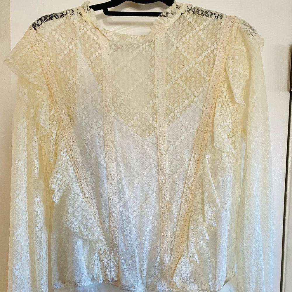 Free People cream + white laced bodysuit, excellent condition, size M.